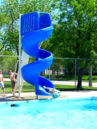 blue aqua deluxe pool slide